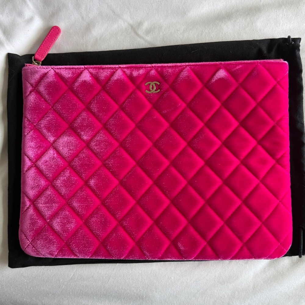 CHANEL Fuchsia O Case Clutch Velvet Medium